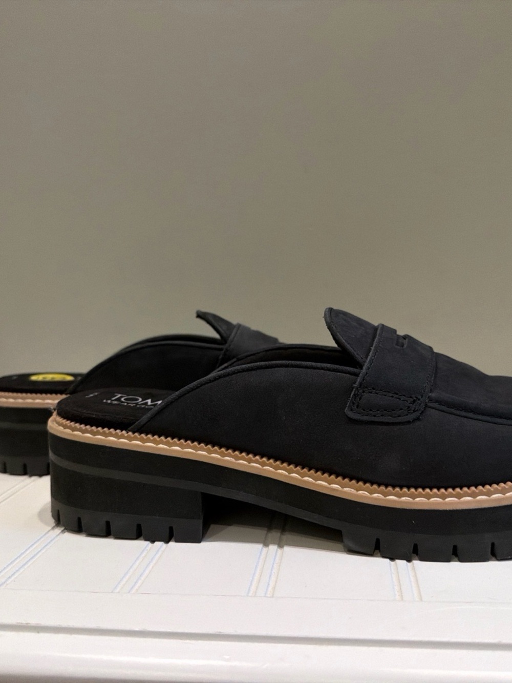 TOMS Black Leather Chunky Lug Sole Loafer Mules Size 9 - Picture 2 of 6